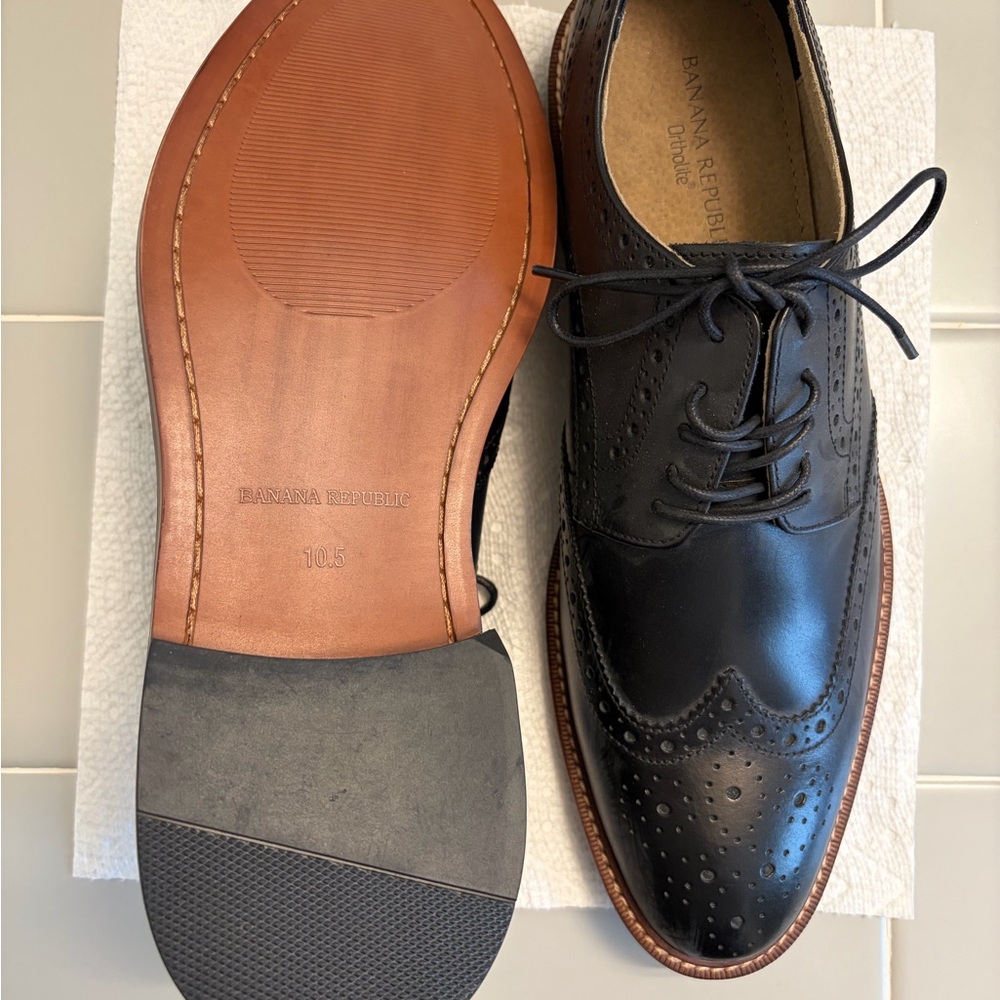Banana Republic Black Mens Leather Wingtips - Picture 6 of 7